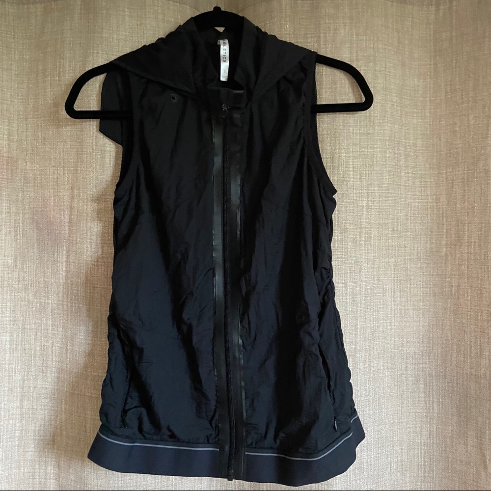 Fabletics Black Zip Vest with Hood Size Small